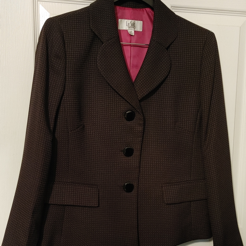 Le Suit 14P Suit: Jacket and Skirt